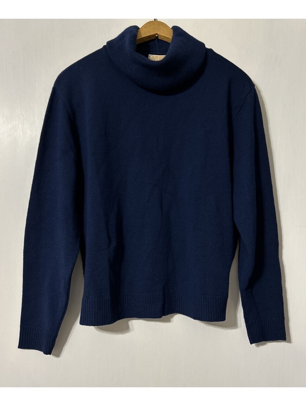 Pendleton Women's 100% Virgin Wool Turtleneck Long Sleeve- Navy Size L